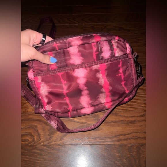 Lug “Switch” Convertible Crossbody Shibori Wine Bag Excellent Conditon - Picture 7 of 7